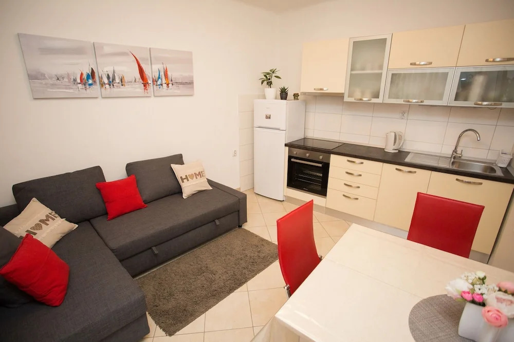 Split Center Beautiful Apartment