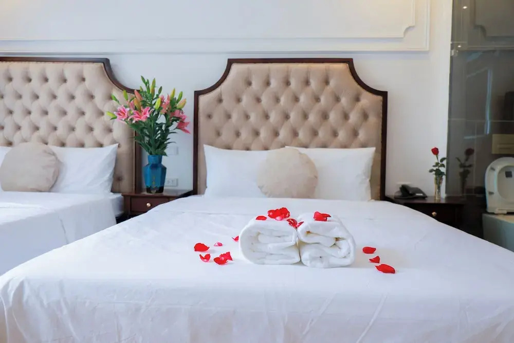 Royal Hotel Trâu Quỳ