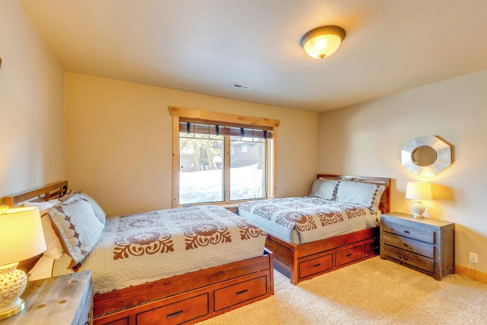 Ski-in/ski-out! Mtn-view Donnelly Home w/ Hot Tub