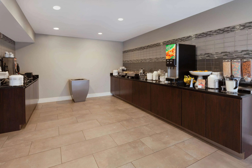 La Quinta by Wyndham Detroit Utica