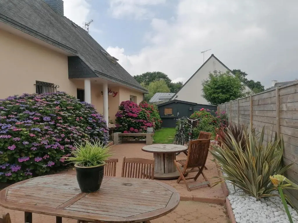 Tous a L'ouest (Adults Only)
