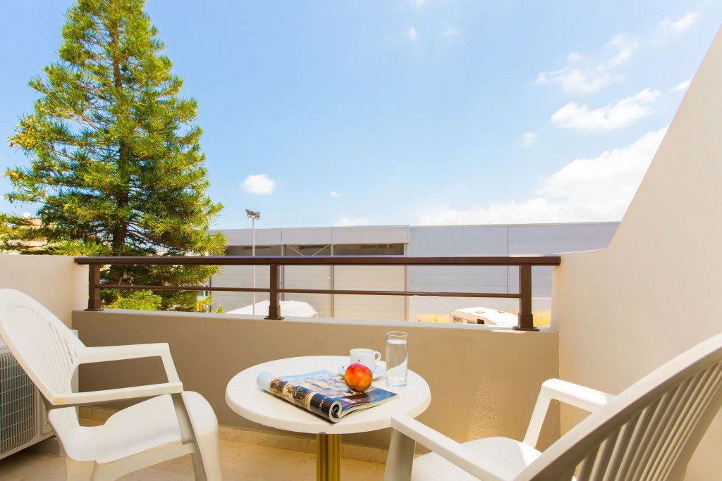 Eltina Hotel