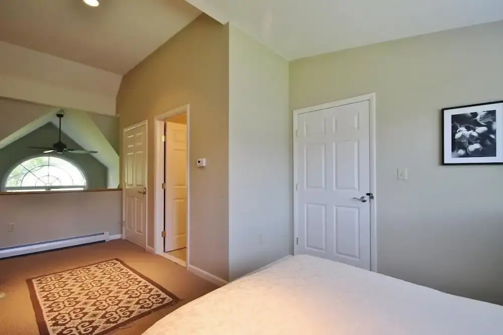 Woods 81 3 Bedroom Condo by Redawning
