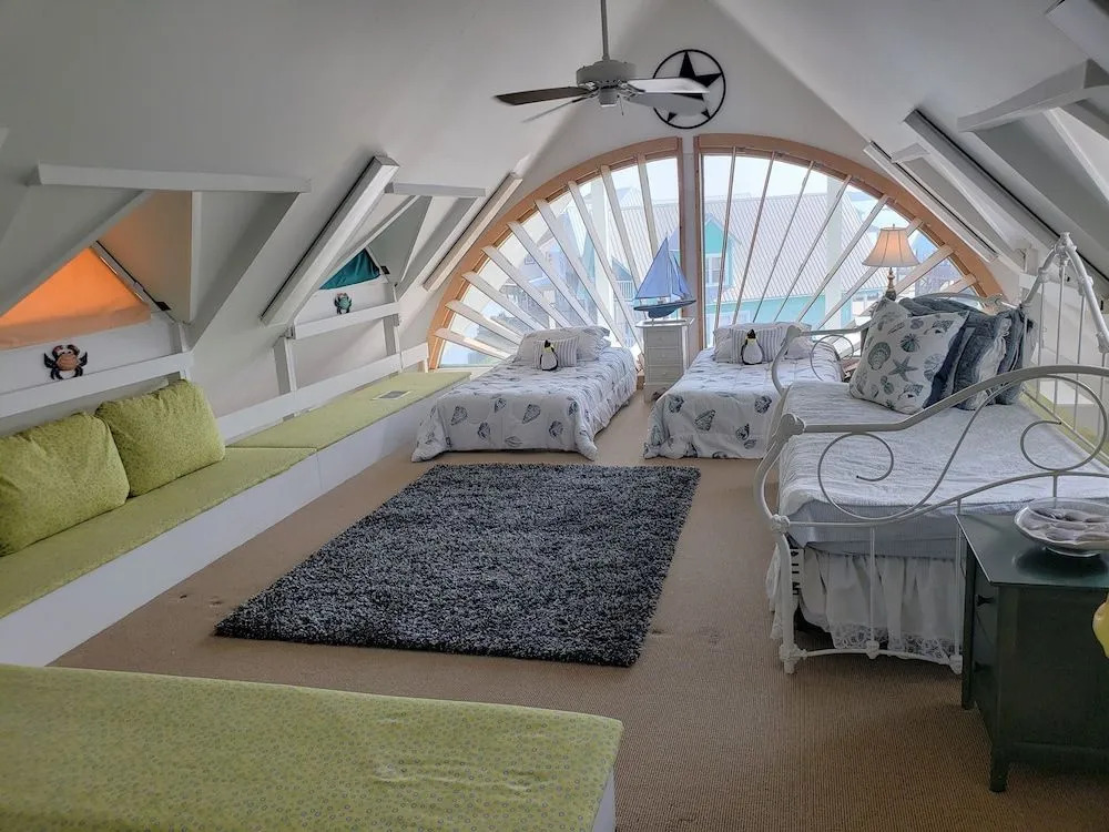 Teal & Tonic 3 Bedrooms 3 Bathrooms Home