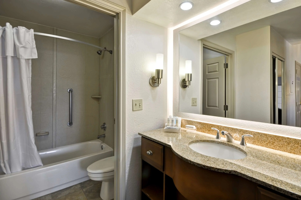 Homewood Suites by Hilton Phoenix-Biltmore