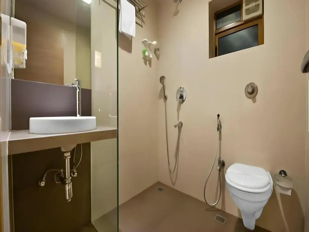 Rajhans Hotel