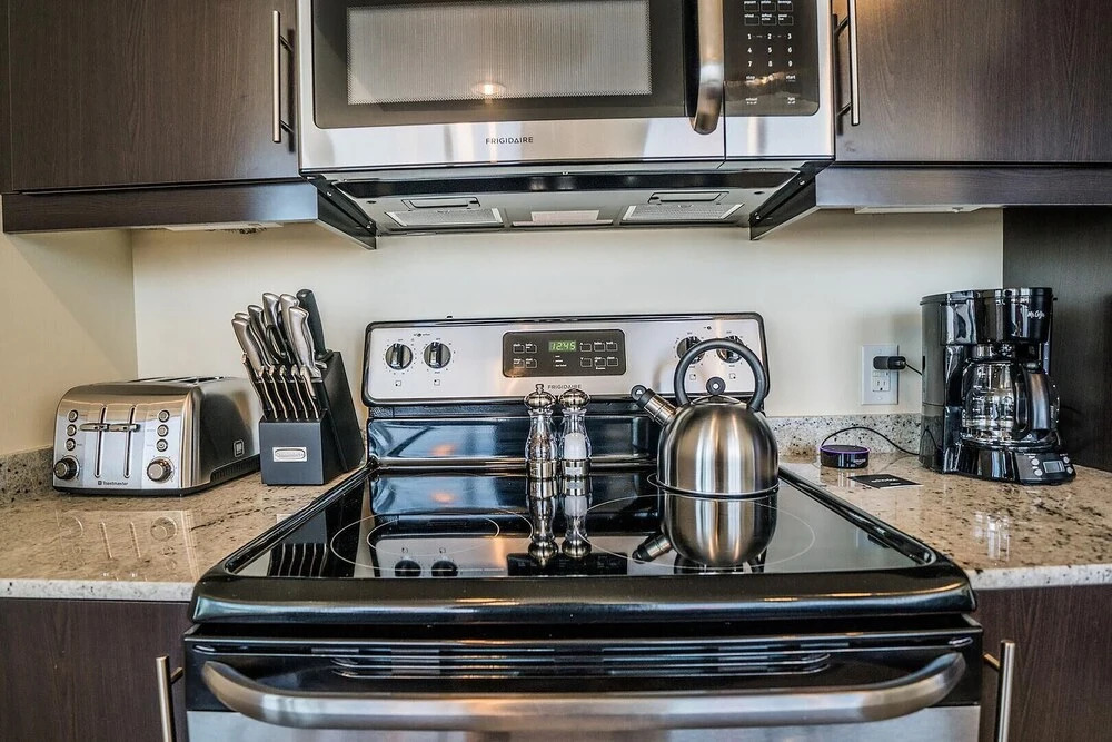 Ocean View I by AvantStay | Home in the Heart of DT w/ City & Ocean Views!