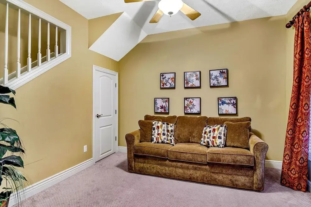 Vista - Sleeps 6-10 4 Bedroom Villa by RedAwning
