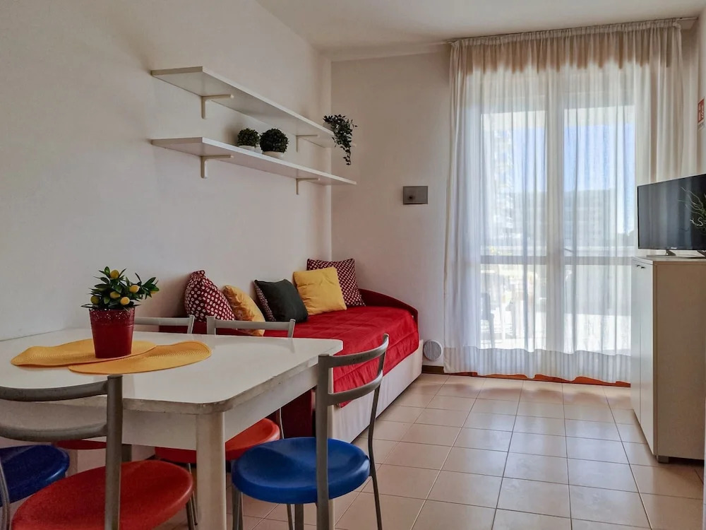 One Bedroom Flat in a Residence With Pool