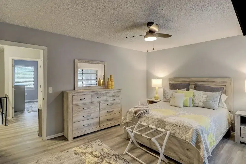 Hilton Head 2BR Townhouse Walk to Shops & Dining