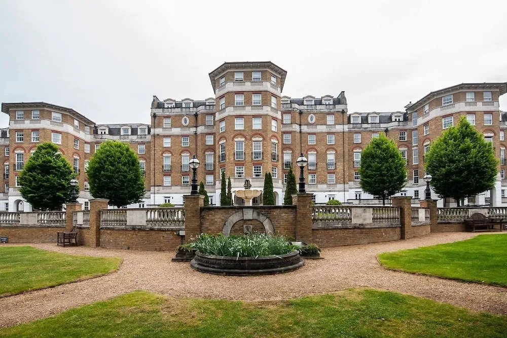 Luxury 2 bed Flat With Garden in Wimbledon