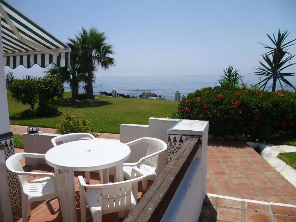 14963 - Front Line Beach Apartment