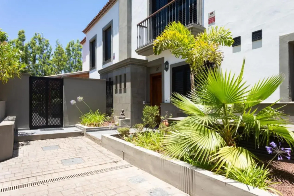 La Casita Gris