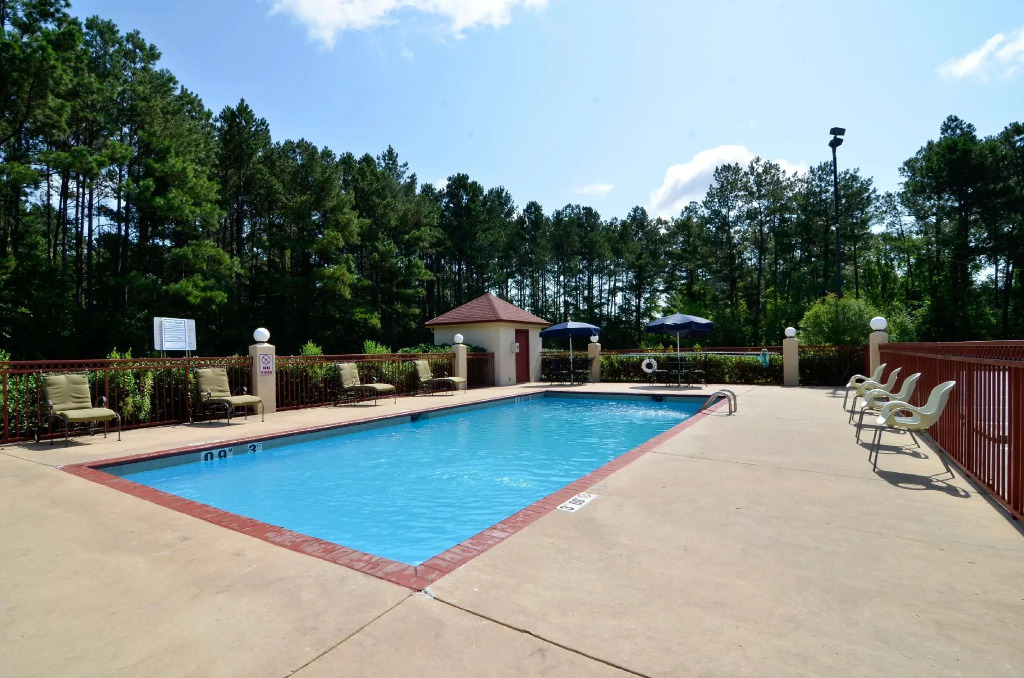 Super 8 by Wyndham Richland MS