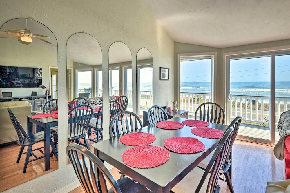 Sunny Florida Home w/ Decks & View, Steps to Beach