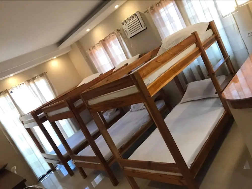 Happy Days Apartelle - Hostel