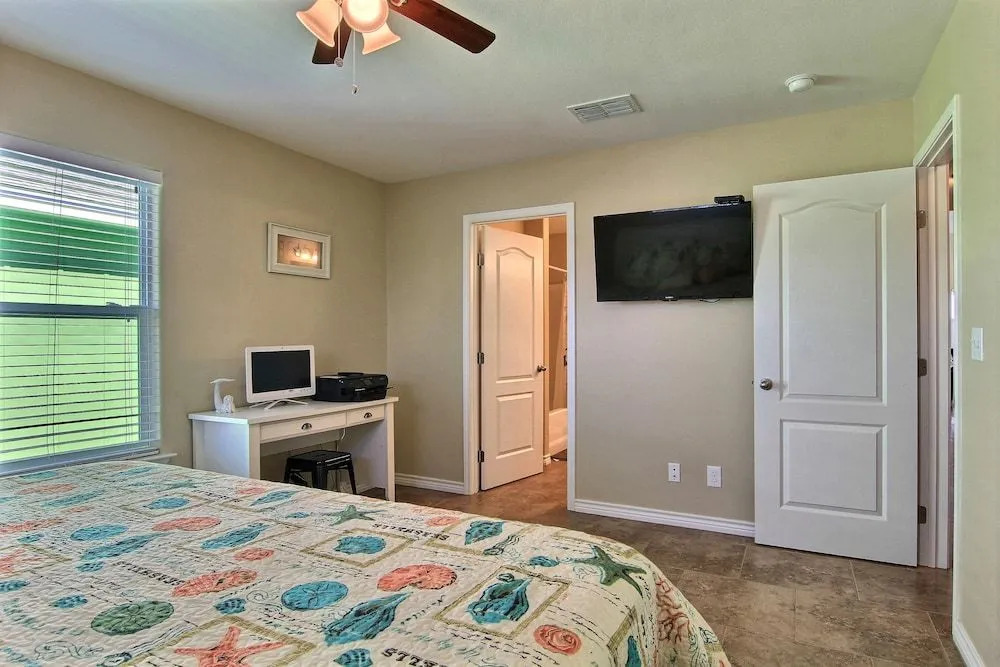 Wait-N-Sea 3Br Home