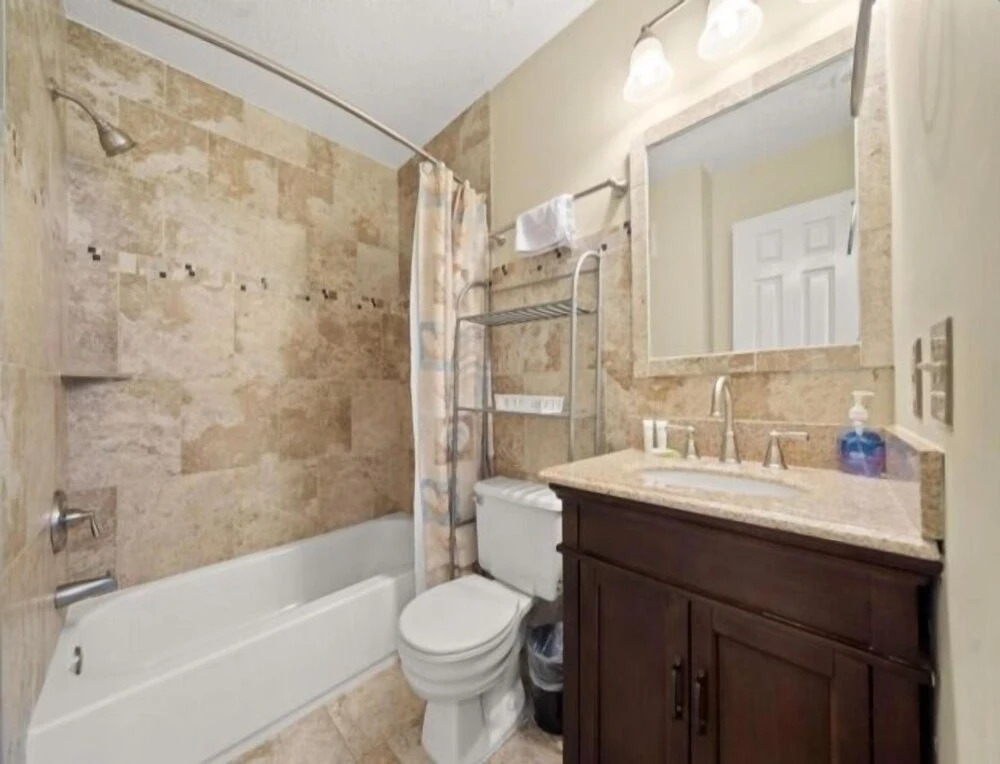 Sand Pebbles A17 - Relax And Unwind. Feel The Sun On Your Shoulders And The Ocean Breezes In Your Hair. 2 Bedroom Condo by RedAwning