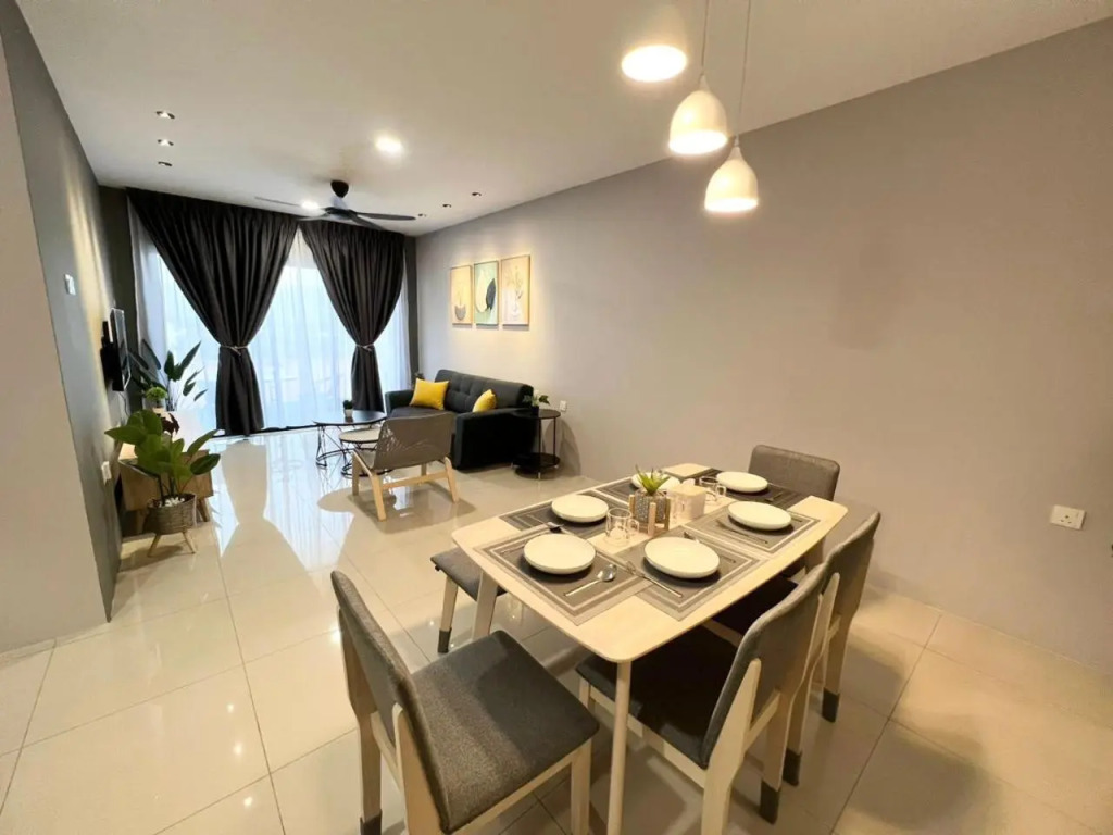 Ipoh Waterpark Homestay 7-12pax 3 Or 4Bedrooms Pool or City View with 2parking