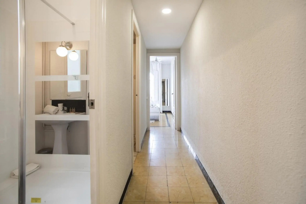 63PAR275- Sunny apartment in Paralel