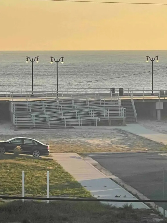 Seaside Escape - 1 Block From Beach & Boardwalk