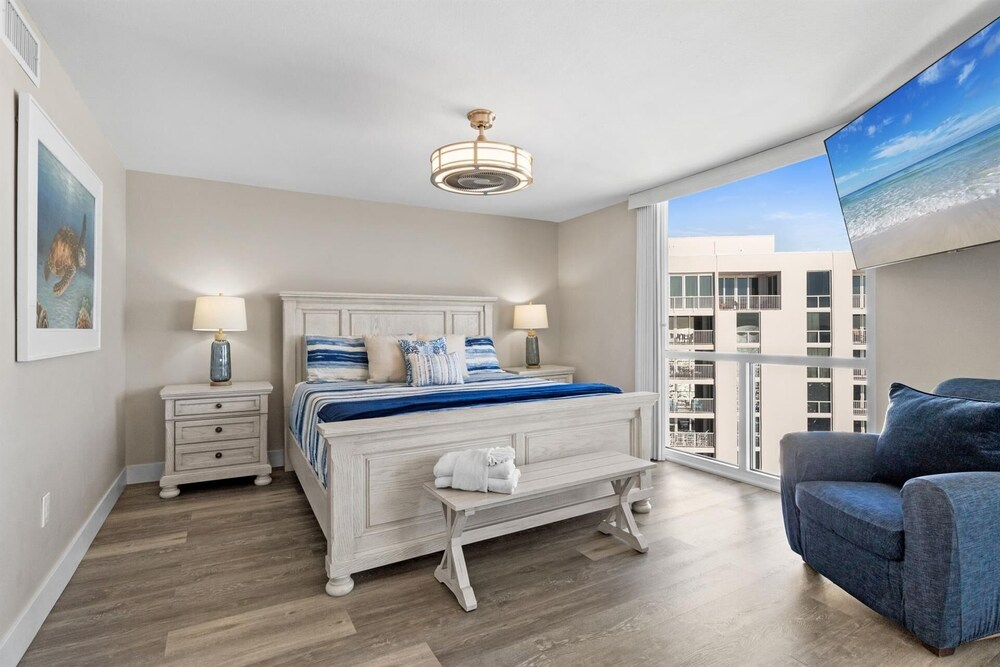 Shoreline Towers 2114 2 Bedroom Condo