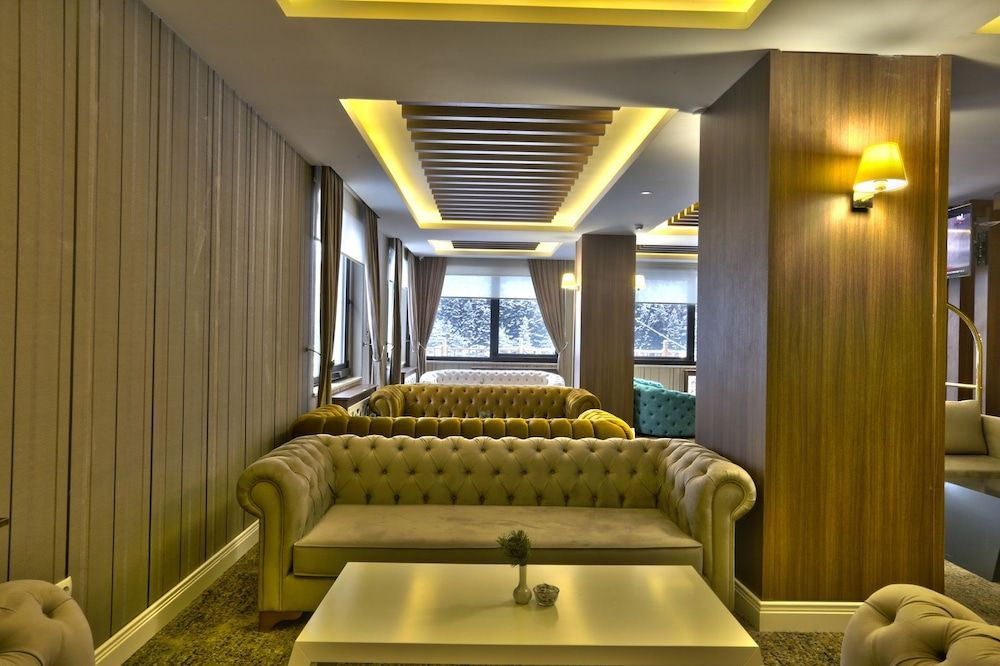 Lagoon Palace Hotel