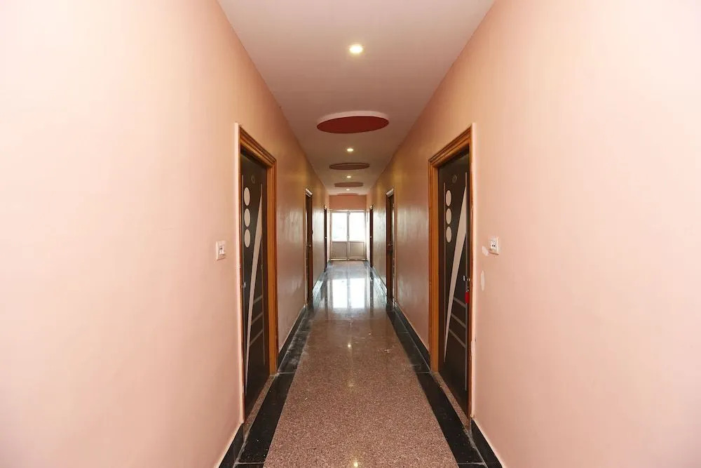 OYO 19696 Hotel Rbk Palace And Restaurant