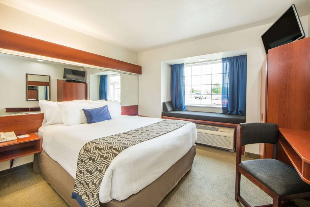 Microtel Inn & Suites by Wyndham Miami