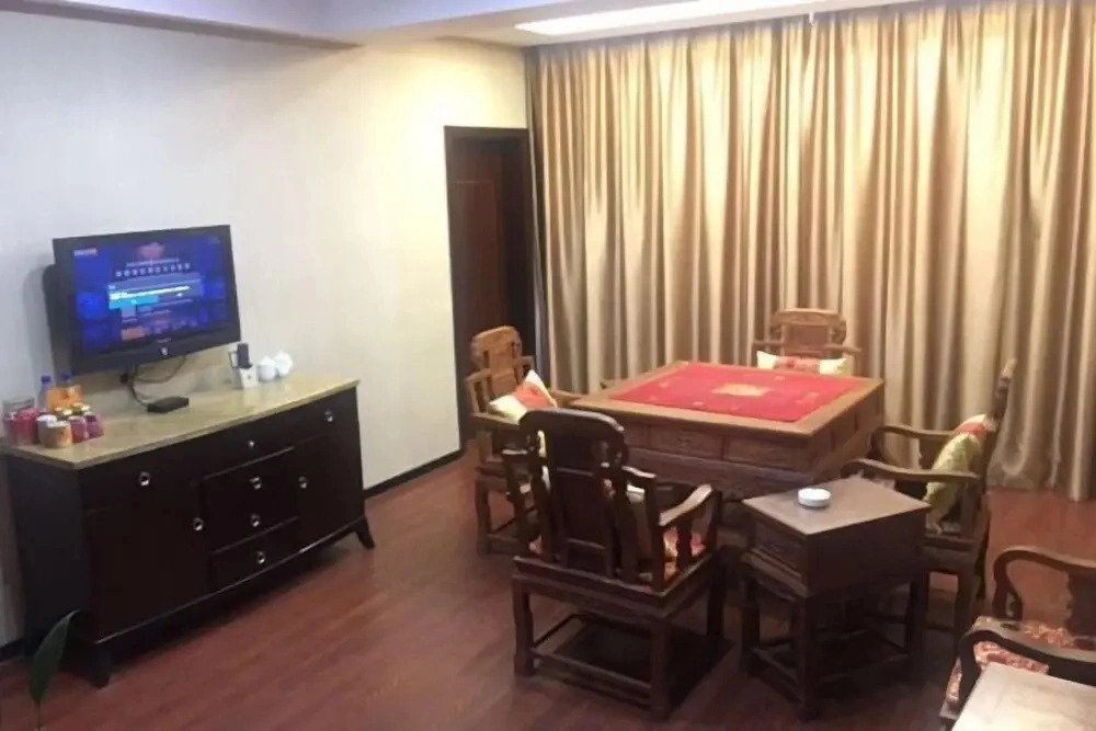 Zhaotian Holiday Hotel
