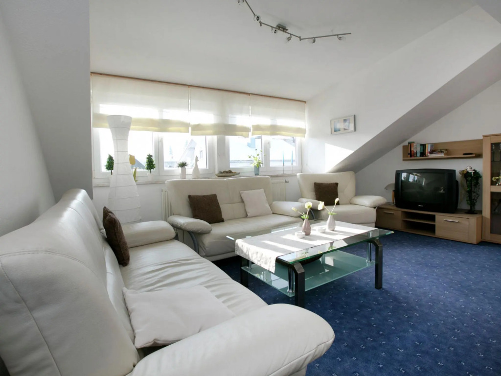 Sunny Terrace Apartment