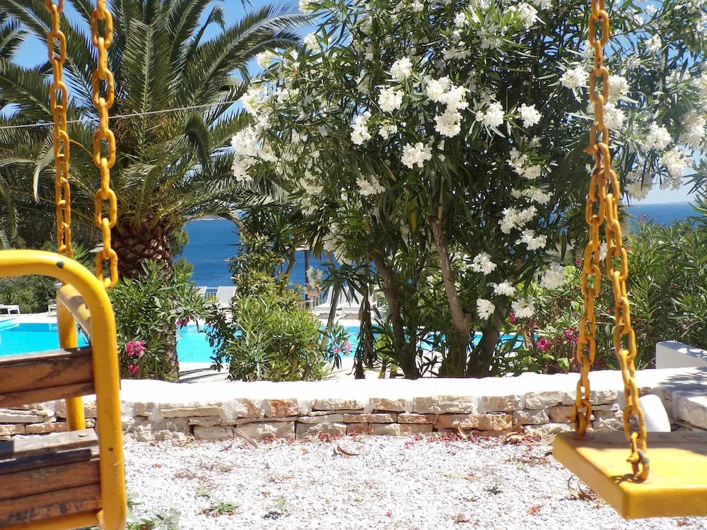 Anthemoessa Villas