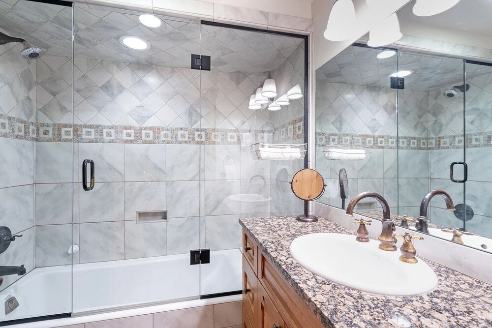 2-min Walk To Lift 7, Shuttle To Gondola! Hot Tub + Fireplace 3 Bedroom Condo by RedAwning