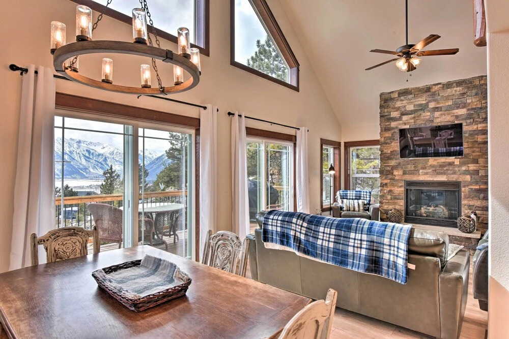 Gorgeous Twin Lakes Home w/ Deck Overlooking Mtns!