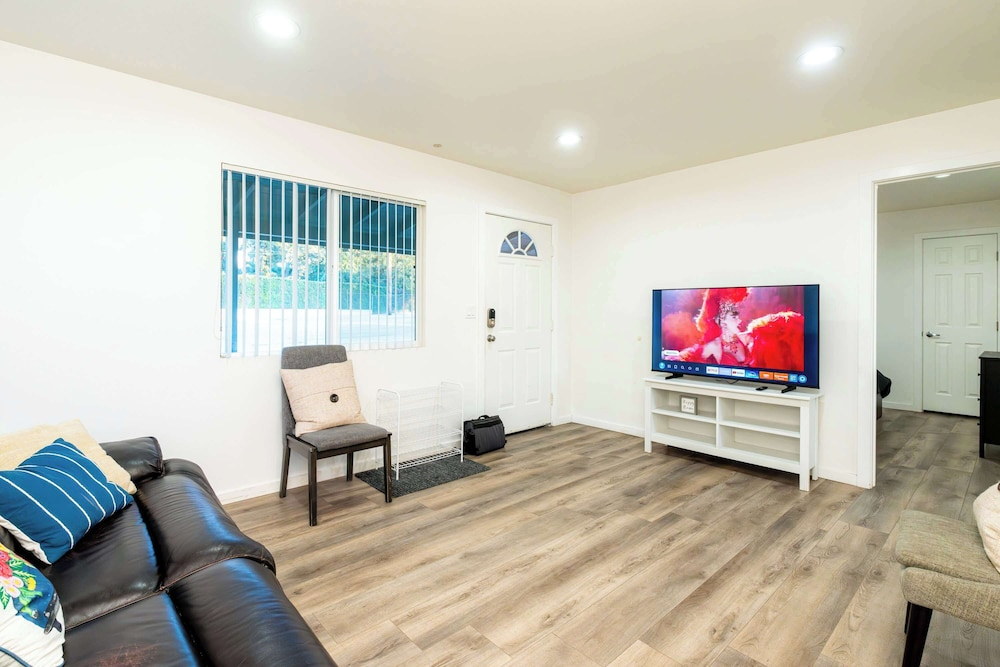 Foothills LA Family Friendly House