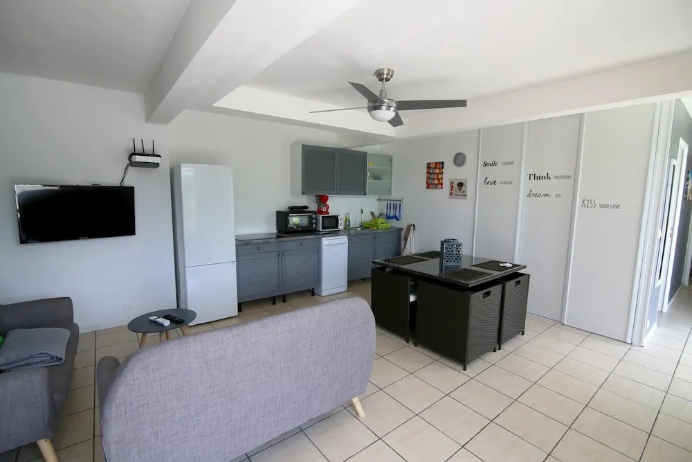 House With 2 Bedrooms in Les Trois-îlets, With Enclosed Garden and Wif