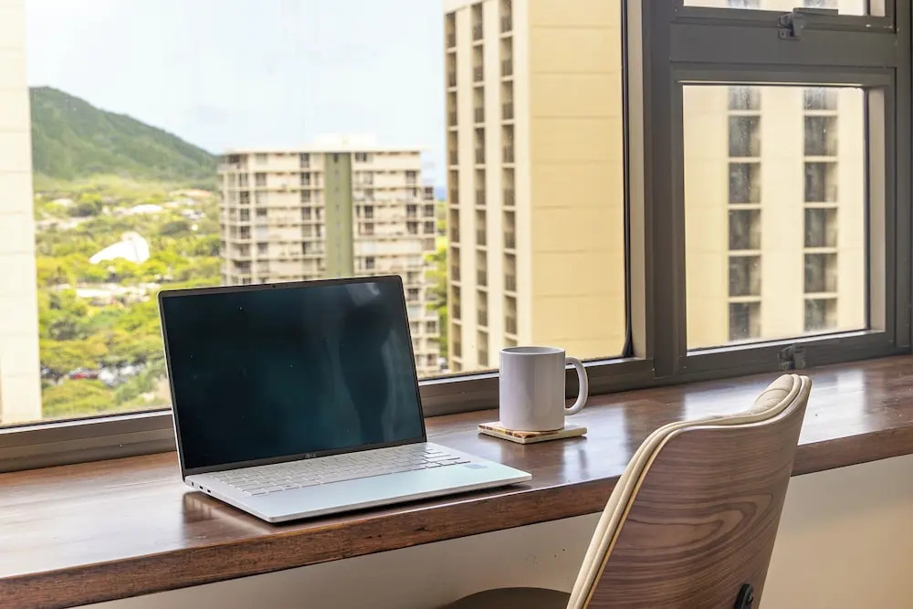 Waikiki Banyan Condo w/ King Bed & Parking, Near Beach