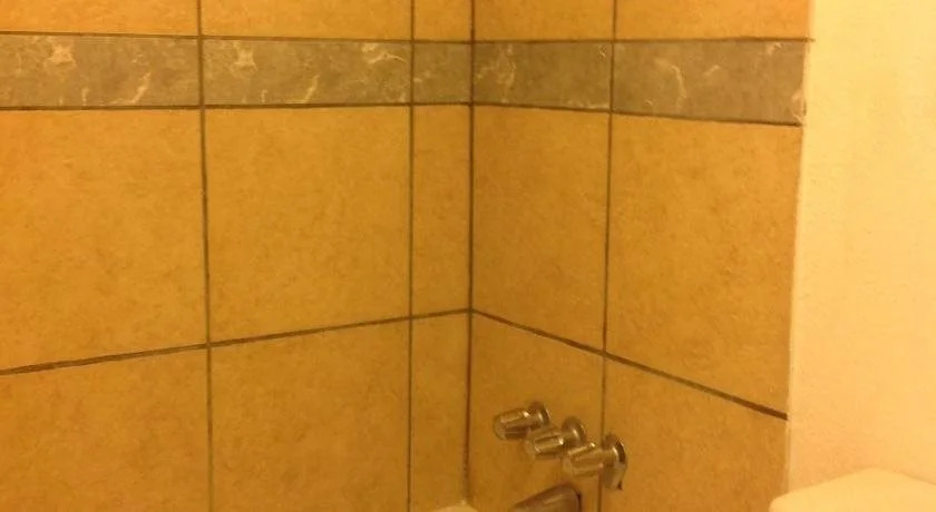 Houston Inn and Suites