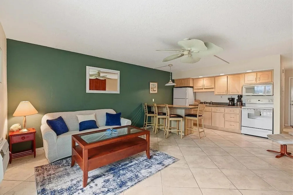 Mariners Cove 405