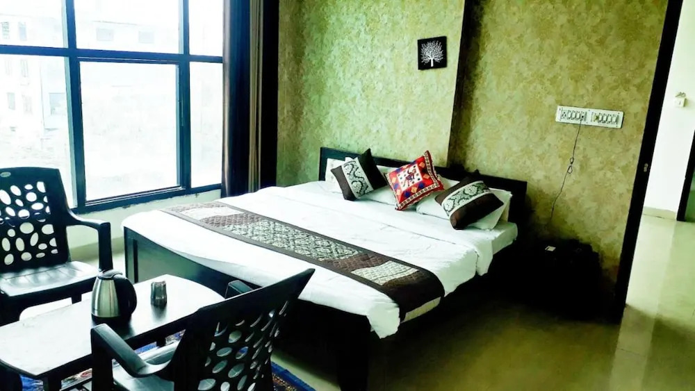 Mgh 114 Hotel Krishna Udaipur