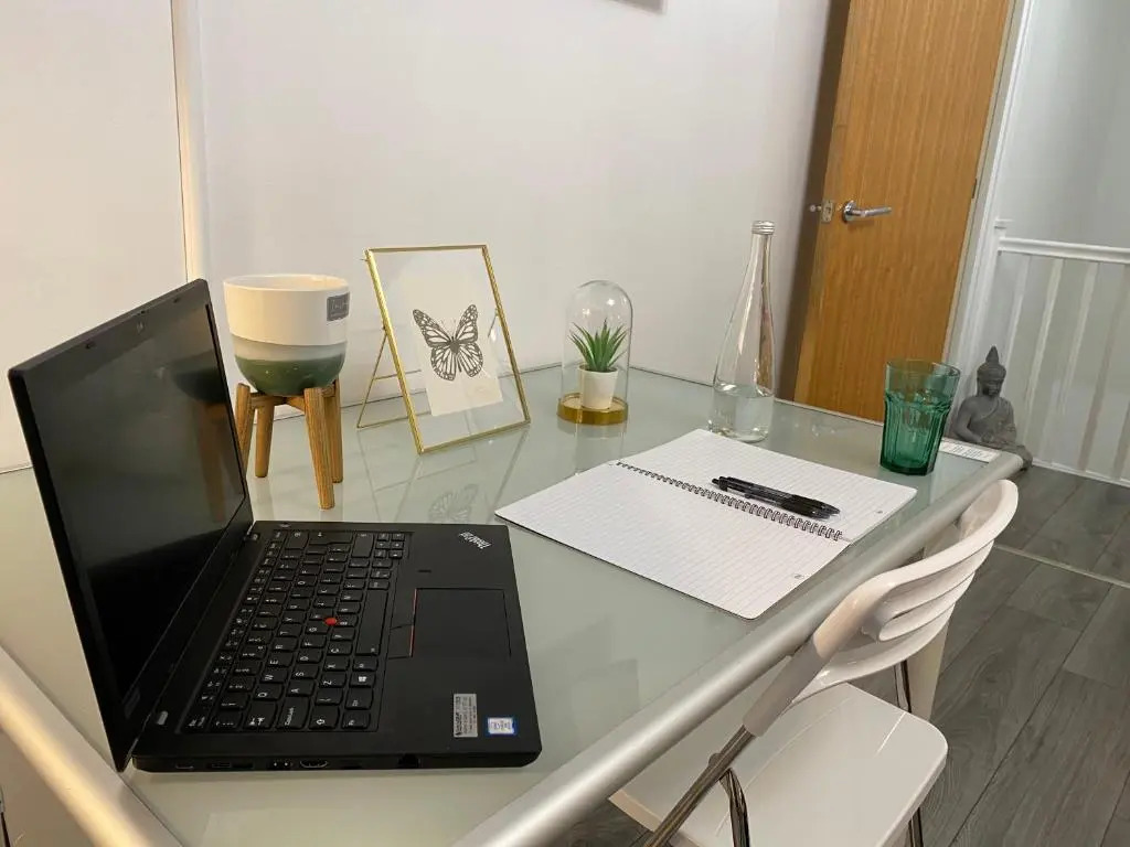 Classy 2 Bed Detatched House- Birmingham- Broad Street & Brindley Place- 10 min walk from Bullring, 02 Arena, New Street Station & Grand Central
