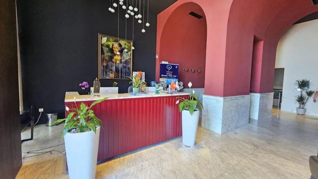 Royalis Suites Rafailovici - Beachfront Sea View Apartments