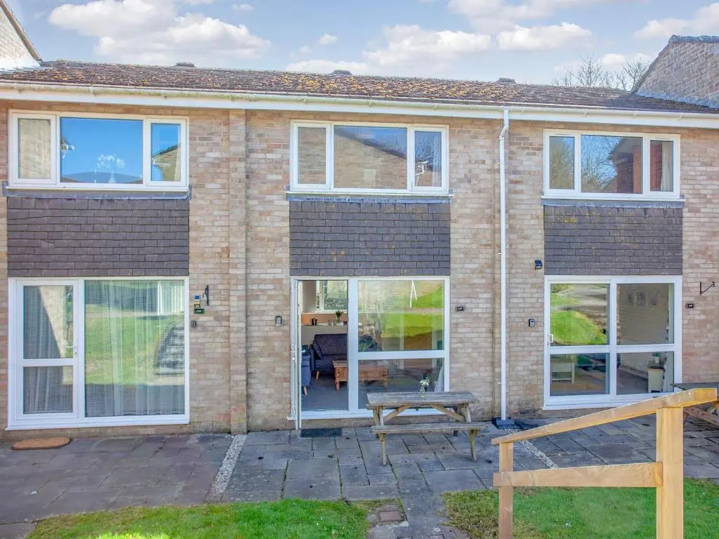 117 Atlantic Reach-Uk32918
