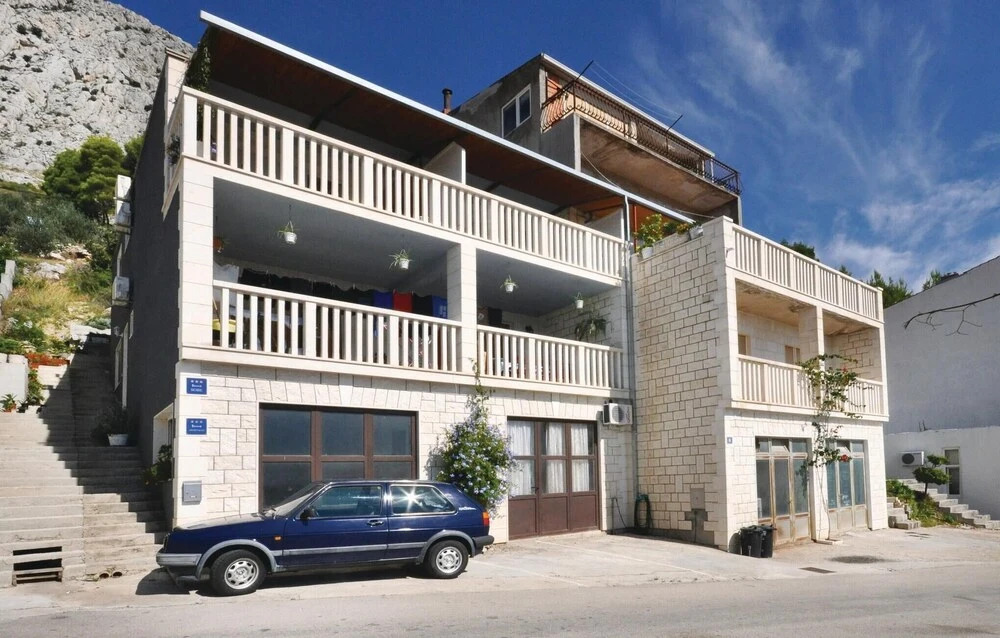 Beautiful Apartment in Omis With 3 Bedrooms