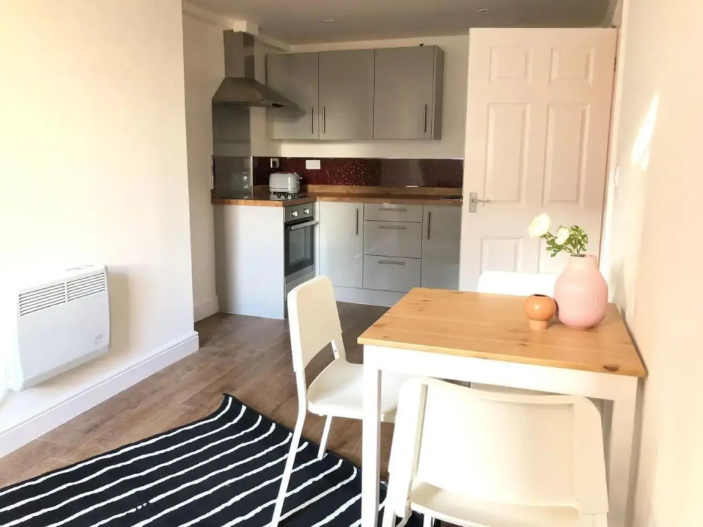 Granby Apartments F-1