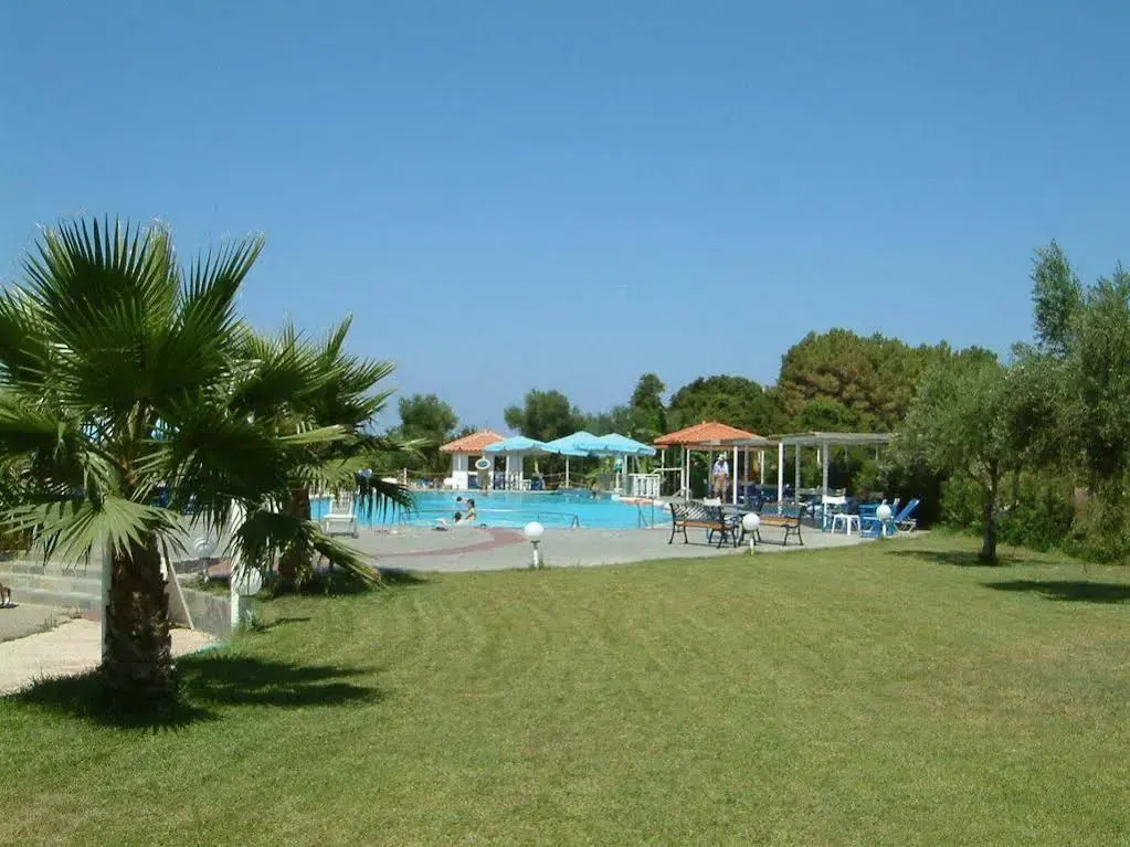 Lintzi Hotel