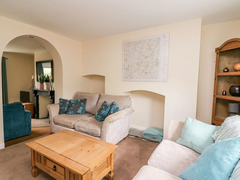 Ynys Cottage