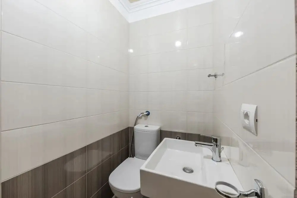 Hillside Apartment Gjirokast r 2 2BR With Balcony