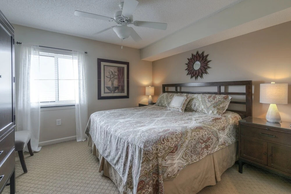 Yacht Club S #1-1001 3 Bedroom Condo by RedAwning
