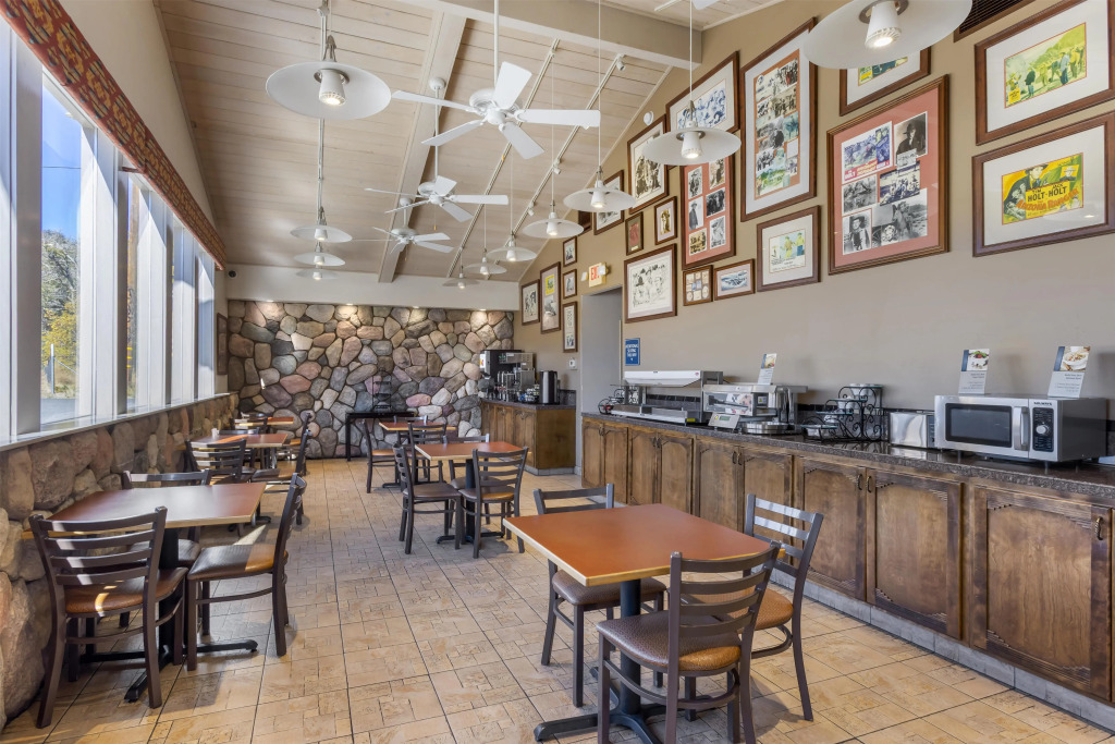 Best Western PLUS Frontier Motel
